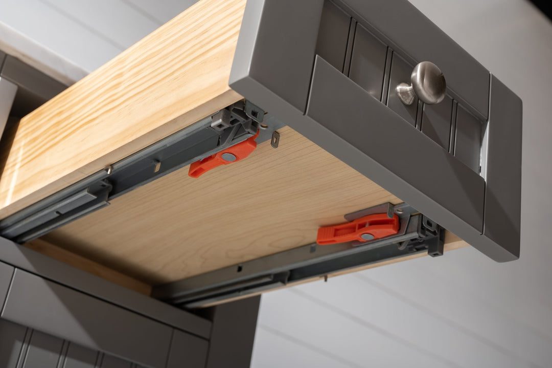 Burbank 54" Single Sink Vanity with Quartz Top - Design Element Bath Kitchen - Bathroom Vanity - Golden Oak with Matte Black Hardware