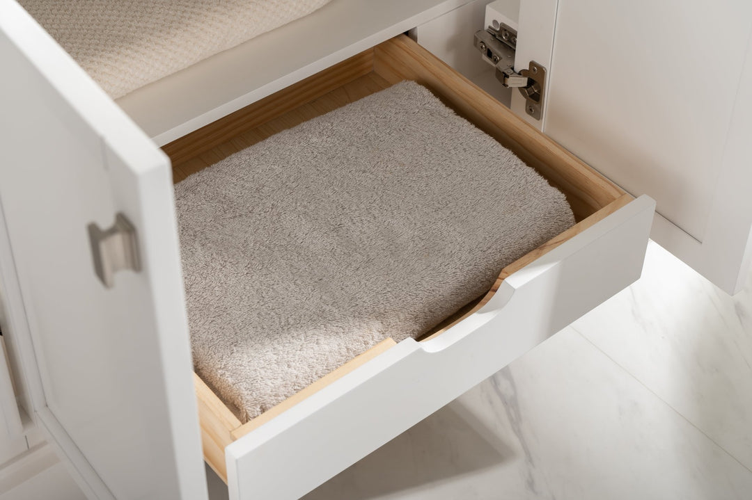 Milano 30" Single Sink Vanity with White Quartz Top - Design Element Bath Kitchen - Bathroom Vanity - White with Silver Satin Hardware