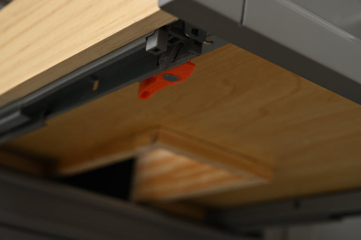 Milano 48" Single Sink Vanity with White Quartz Top - Design Element Bath Kitchen - Bathroom Vanity - Navy with Satin Gold Hardware