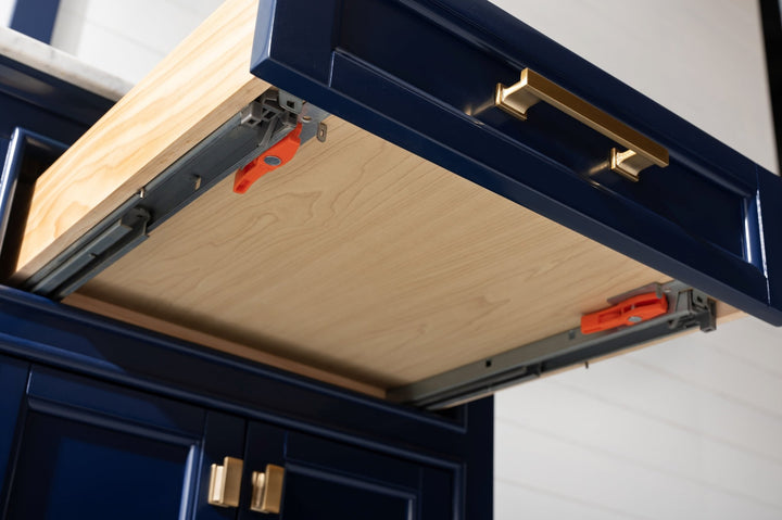 Milano 60" Single Sink Vanity with White Quartz Top - Design Element Bath Kitchen - Bathroom Vanity - Heritage Oak with Matte Black Hardware