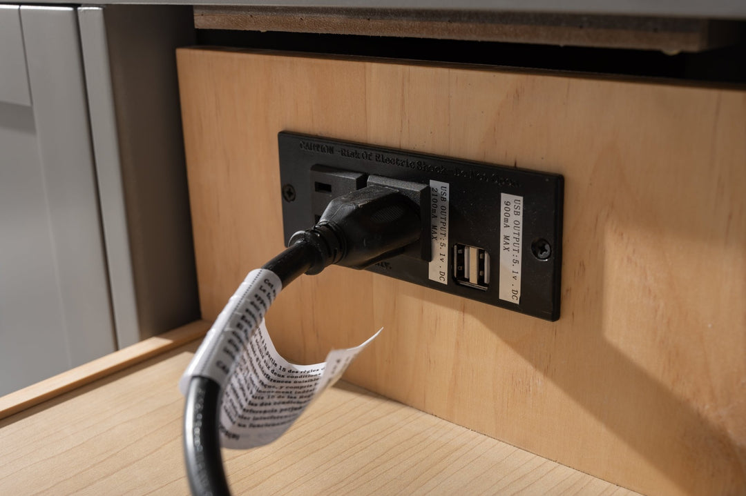 Valentino 84" Double Sink Vanity with White Quartz Top - Design Element Bath Kitchen - Bathroom Vanity - Navy with Satin Gold Hardware